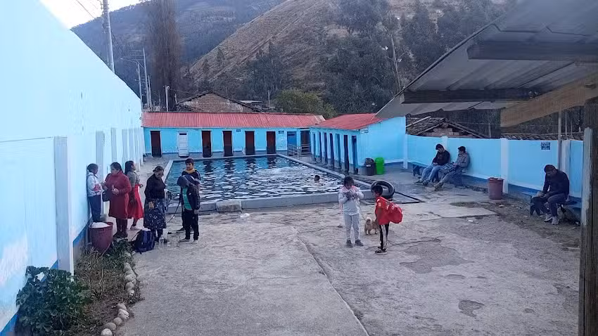 AGUAS TERMALES DE HUALALACHI