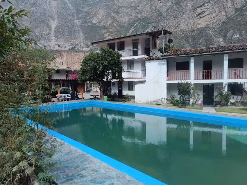 Baños termales – Aquilina