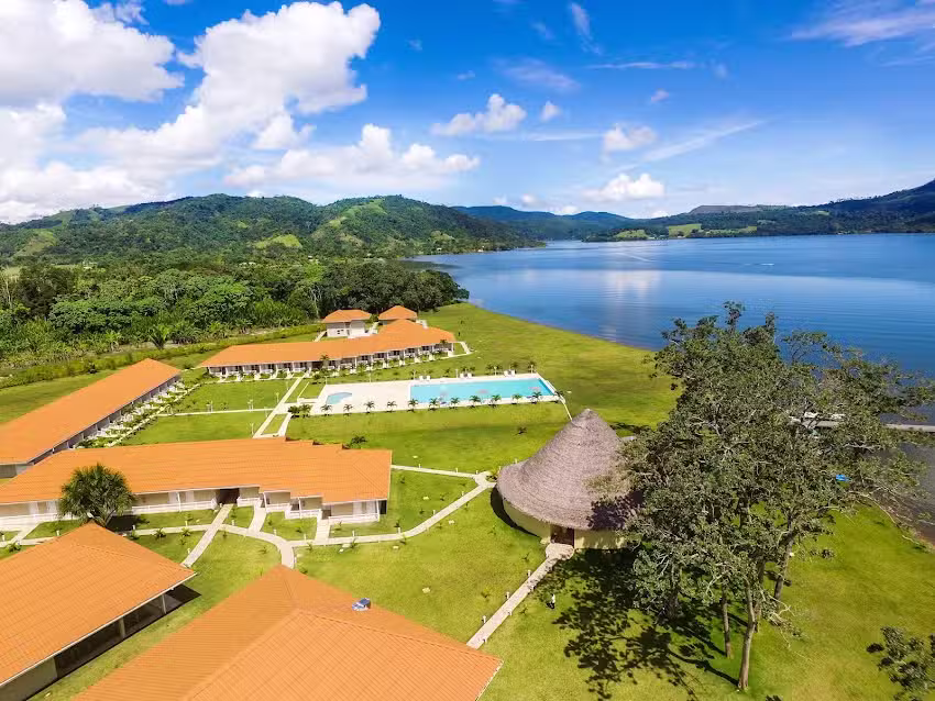 Bella Terra Laguna Azul Resort & Spa