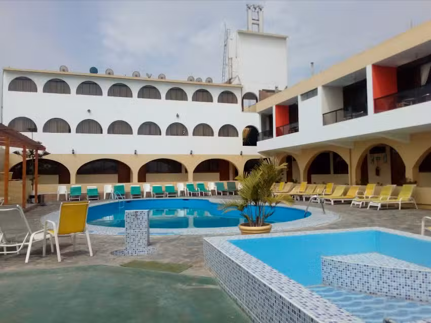 Casa Hospedaje San Bartolo Beach