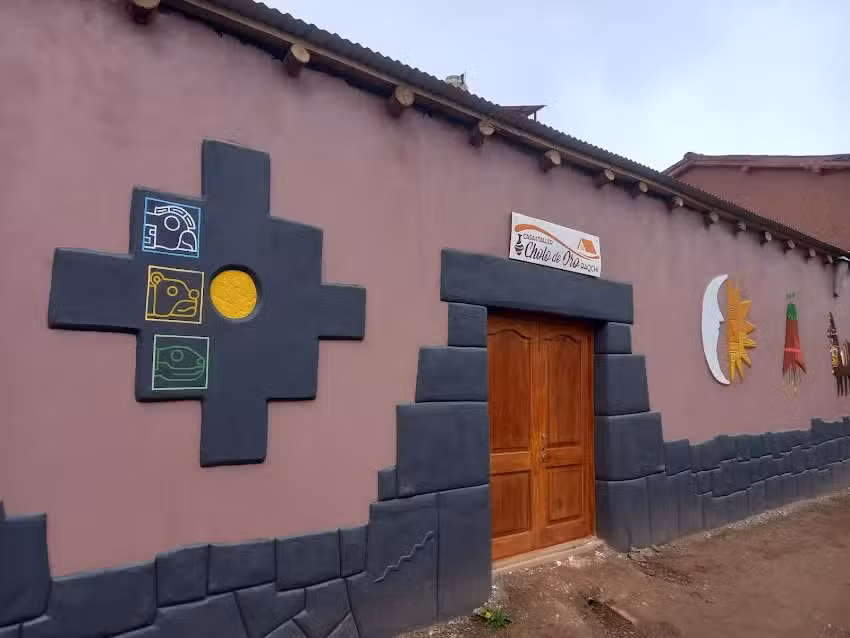 Casa Taller Cholo de Oro Raqchi – Cusco Perú Hotel