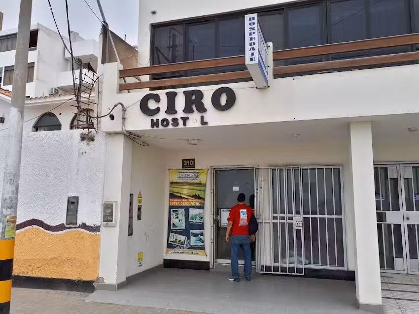 Ciro Hostal