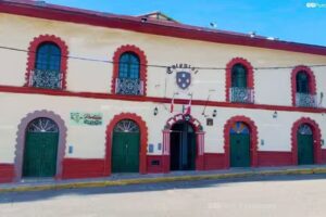 COLONIAL PLAZA HOTEL