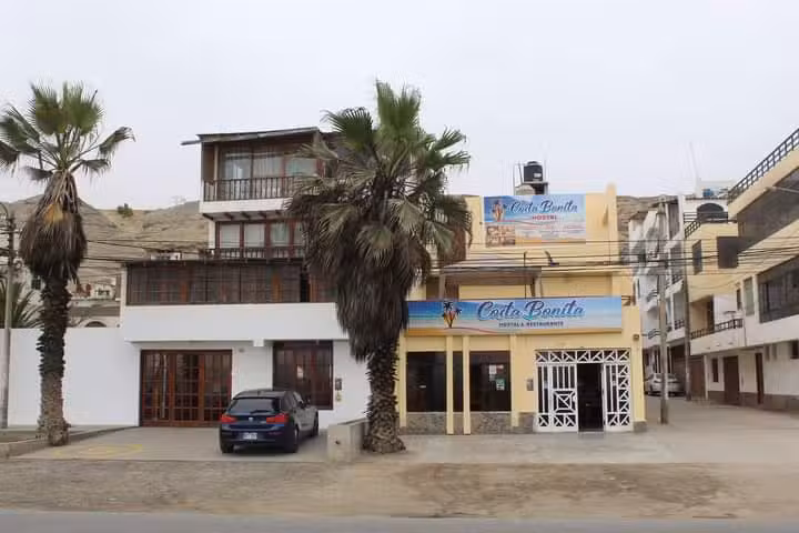 Costa Bonita Hostal & Restaurante