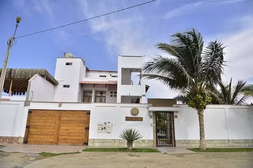 COSTA ESMERALDA INN SUITES & LODGE