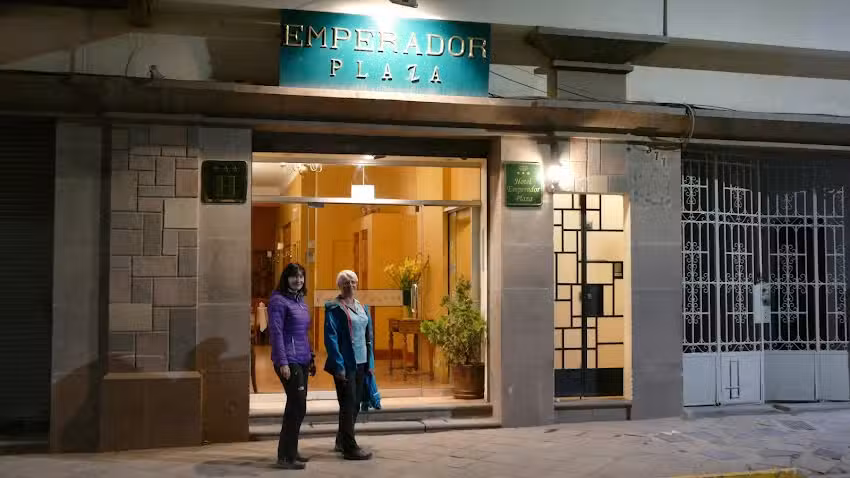 Emperador Plaza Hotel