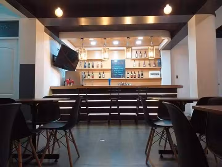 Golden Door hotel cafe restobar