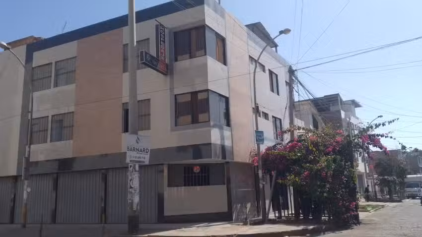 HOSPEDAJE ARCO REAL EIRL