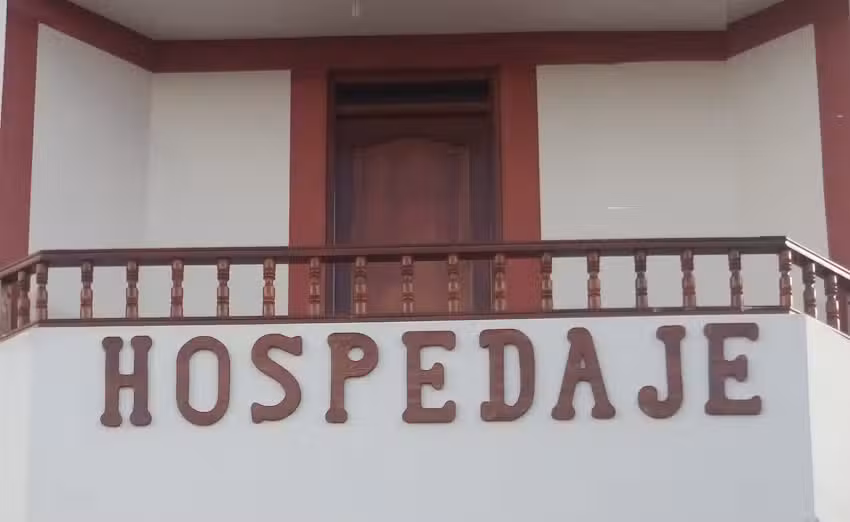 Hospedaje El Castillo