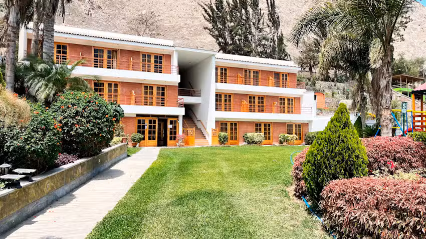 Hospedaje Las Cumbres Inn