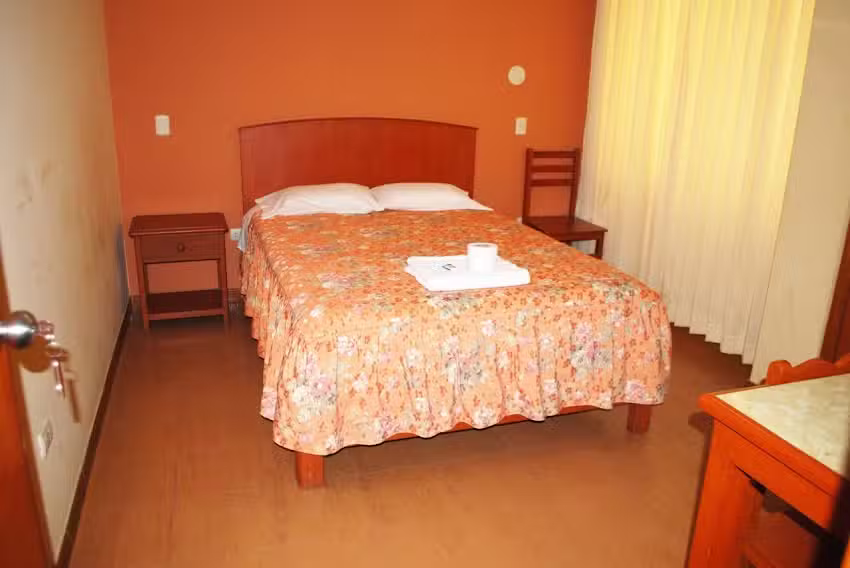 Hospedaje Leoncio Prado, calle alfonso ugarte 1050