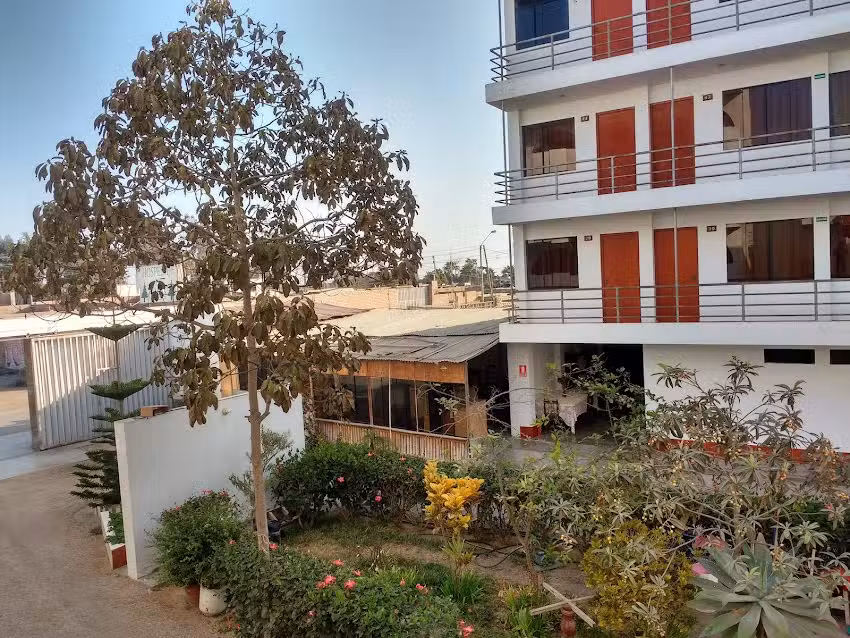 Hospedaje «Los Pinos»