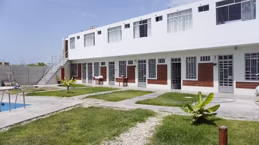 Hospedaje & Piscina «Ana Paula»