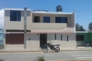 HOSPEDAJE PLAZA HUARMEYANO