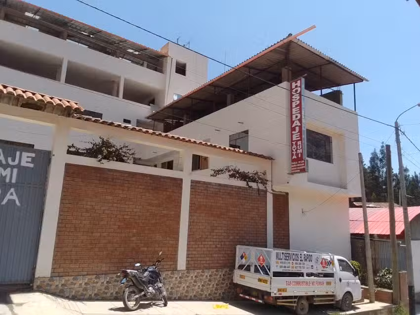 Hospedaje Tayta Rumi más cochera