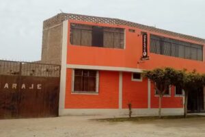 Hospedaje y garaje casa del viajero