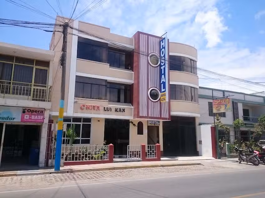 HOSTAL BAHIA CAMANA