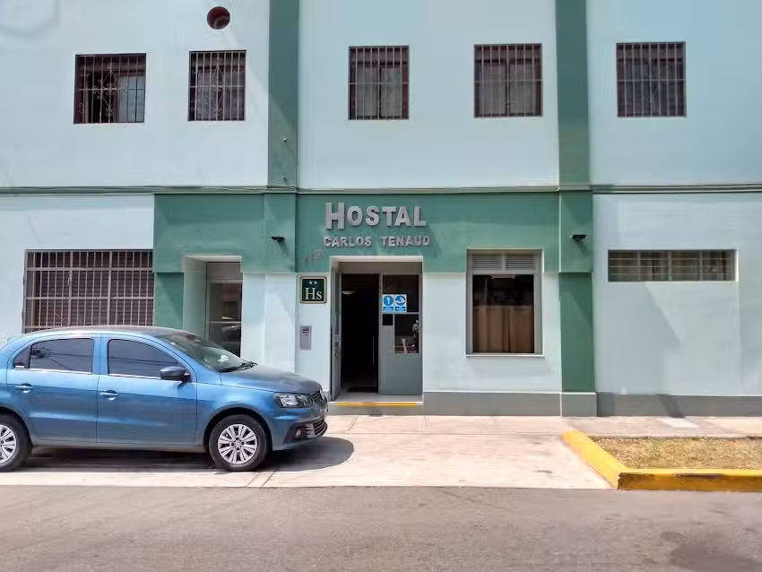 Hostal Carlos Tenaud
