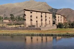 Hostal Casa Blanca-Amplia cochera, WIFI, Tv Cable