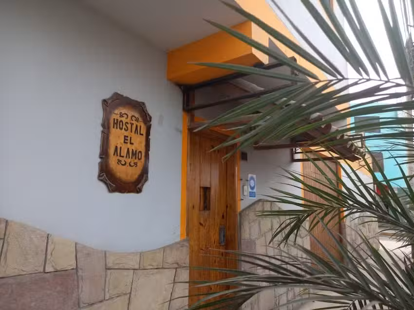 Hostal El Álamo