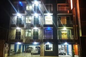 Hostal «EL REY» prolong Lopez de zuñiga s/n