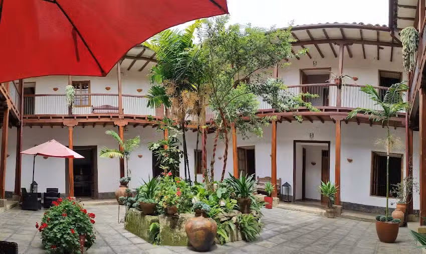 Hostal «La casona Monsante»