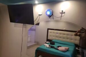 Hostal Londres Jacuzzi Suite