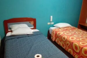 HOSTAL «LOS ÁLAMOS»