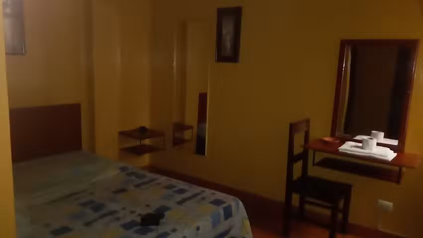 Hostal Residencial La Esmeralda