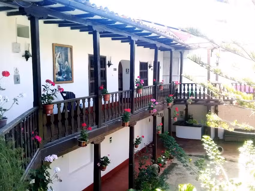 Hostal Revash y Casona Del Rosario
