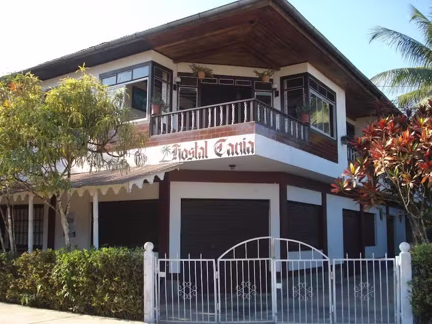 Hostal Turistico TANIA