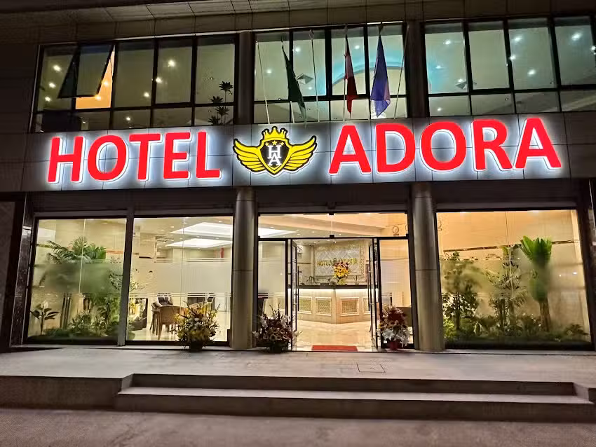 Hotel Adora