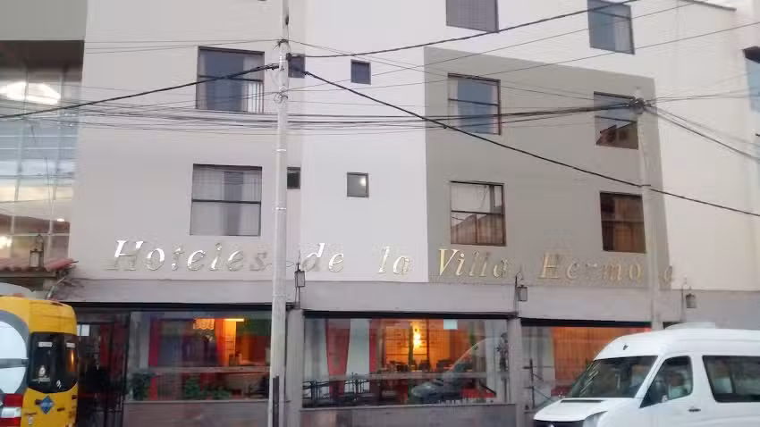 Hotel De la Villa Hermoza