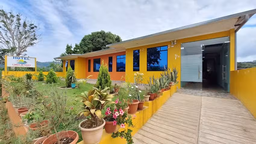 Hotel Lomas de Sauce, Laguna Azul, Tarapoto, Perú