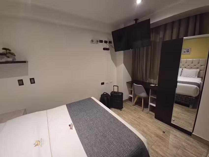 Hotel Melthon Class – Banderas