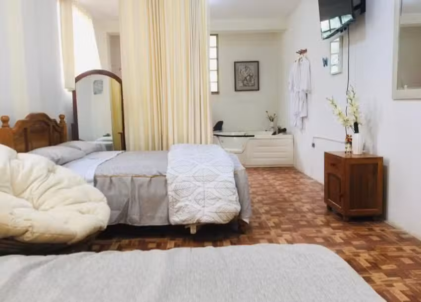 Hotel Plaza – Laguna Azul