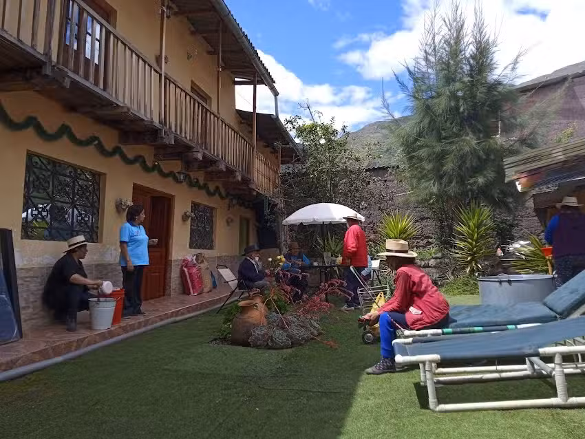 Hotel Polleria HUAYHUASH