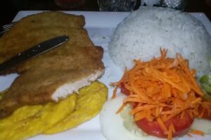 HOTEL TIERRA COLORADA