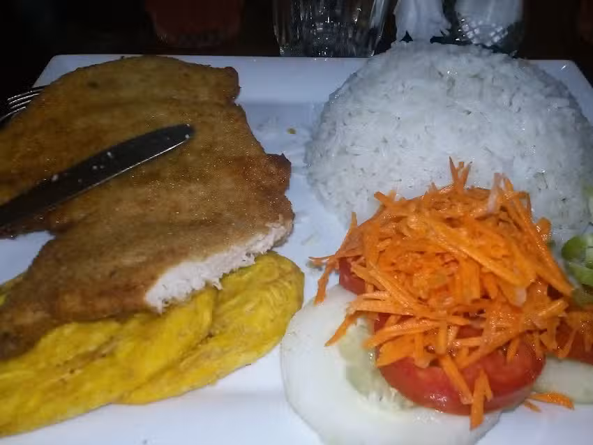 HOTEL TIERRA COLORADA