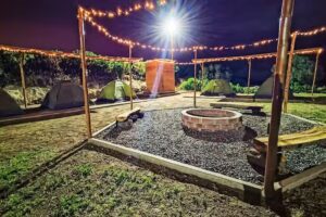 HOTEL – UNCANNY «BUNGALOWS CAMPESTRES»