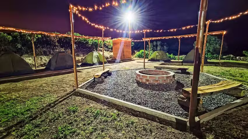 HOTEL – UNCANNY «BUNGALOWS CAMPESTRES»