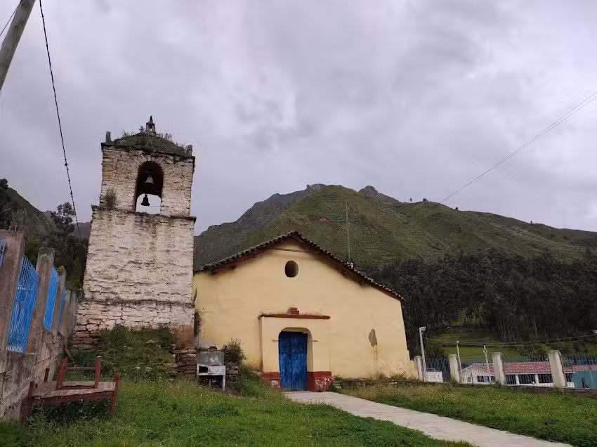 Iglesia San Francisco de Asís de Totos (Curato en época virreynal)