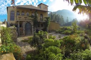 IntiRumi Inn – Hotel & Restaurante Huerta a Mesa