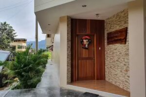 LA MAISON CANADIENSE