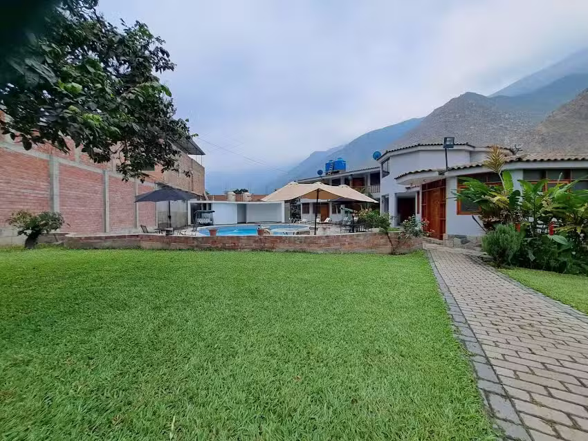 La Monarca Hotel Restaurante Turistico