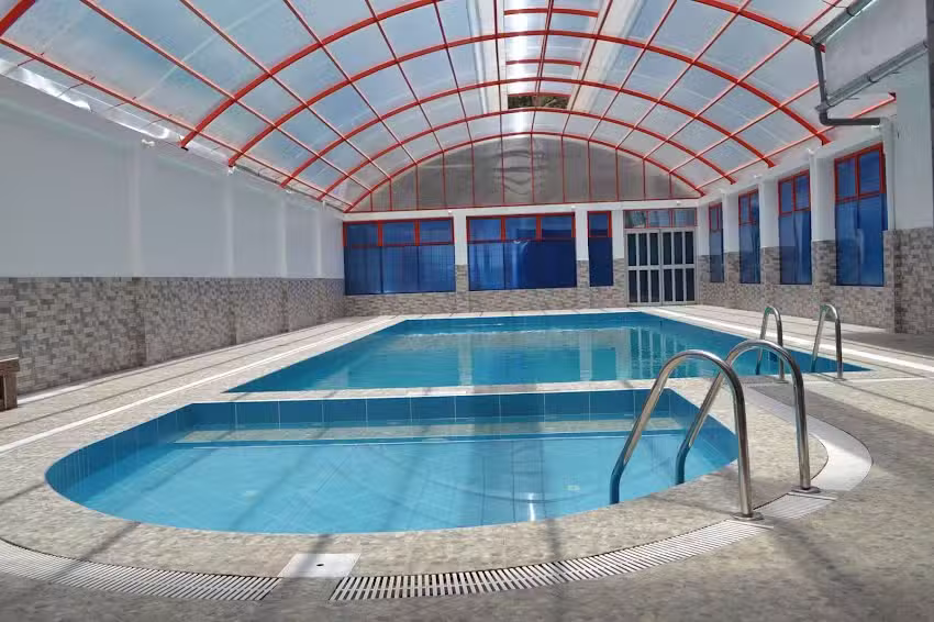 La Reserva (HOTEL-SAUNA-PISCINA)