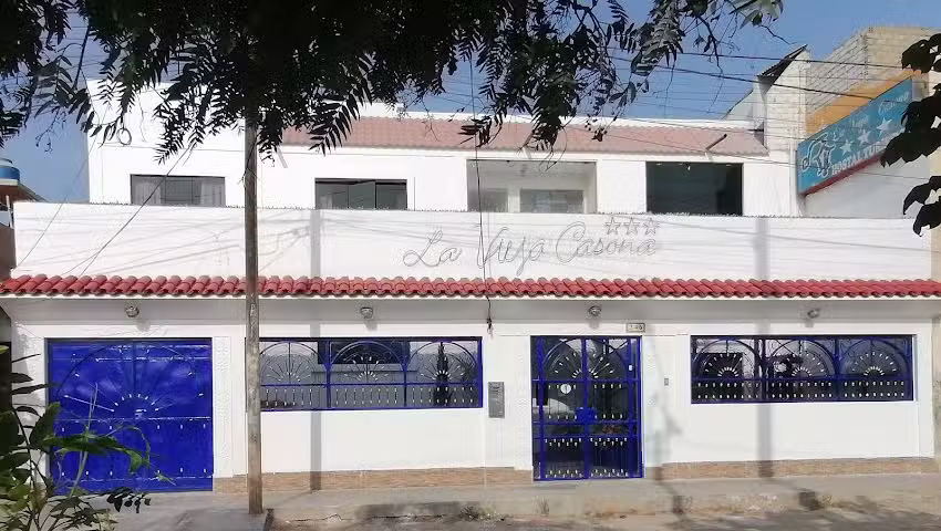 La Vieja Casona / Hotel Turistico