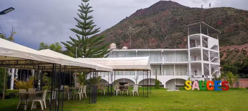 LOS SAUCES HOTEL RESTAURANTE