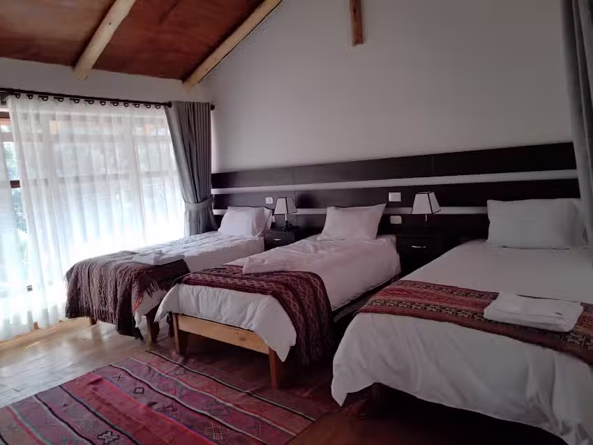 LUZ Y AMISTAD LODGING HOUSE